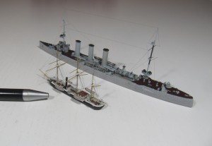 Kanonenboot SMS Meteor und Geschützter Kreuzer SMS Mainz (1/700)