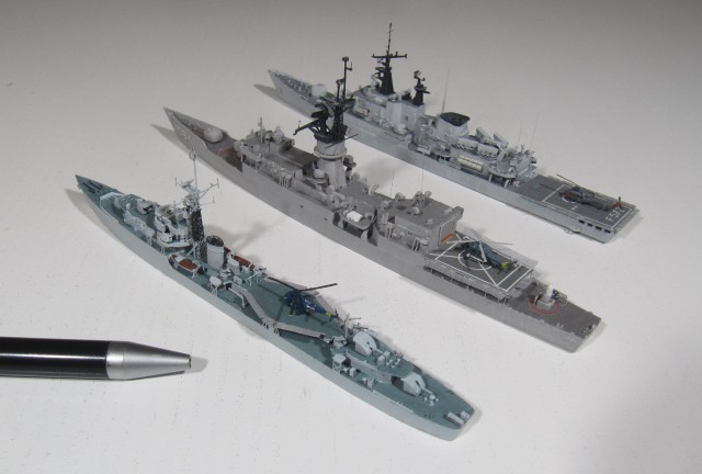 Fregatte Hr. Ms. Piet Hein, USS Pharris und MMI Libeccio (1/700)