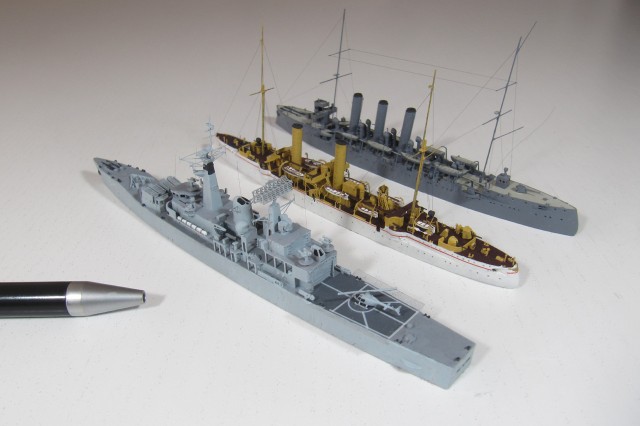 Fregatte Presidente Eloy Alvaro mit Geschützten Kreuzern SMS Gazelle und Tsushima (1/700)