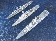 Fregatten Provence und Surcouf sowie Zerstörer Kersaint (1/700)
