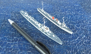 Britischer Flottillenführer HMS Valentine und Zerstörer SMS G 40(1/700)