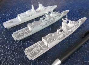 Fregatten HMAS Warramunga, HMAS Anzac und SAS Amatola (1/700)