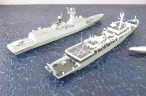 Vermessungsschiff Zhukezhen und Fregatte Yulin (1/700)