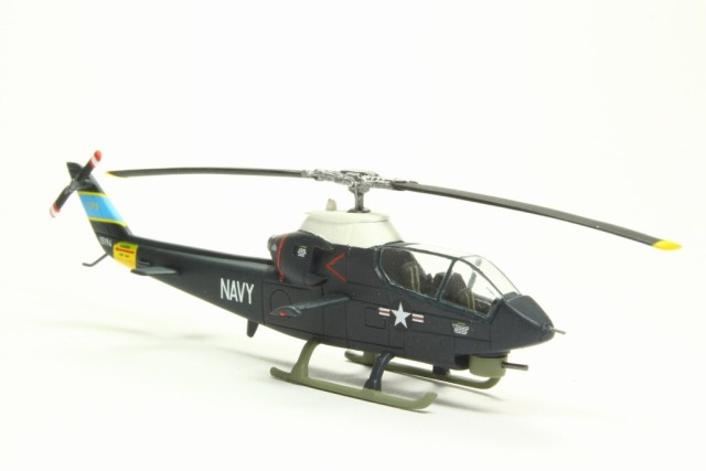 Kampfhubschrauber Bell AH-1G Huey Cobra (1/144)