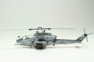 Kampfhubschrauber Bell AH-1Z Viper (1/144)