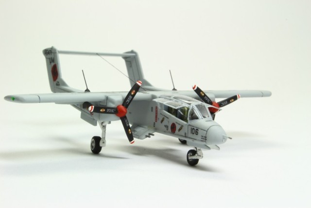 Leichtes Angriffsflugzeug Rockwell OV-10A Bronco (1/144)