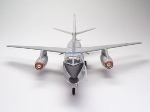 Douglas EA-3B Skywarrior (1/144)