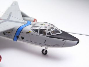 Douglas EA-3B Skywarrior (1/144)