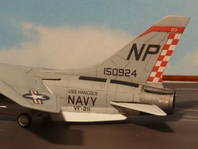 Jagdflugzeug Vought F-8K Crusader (1/144)