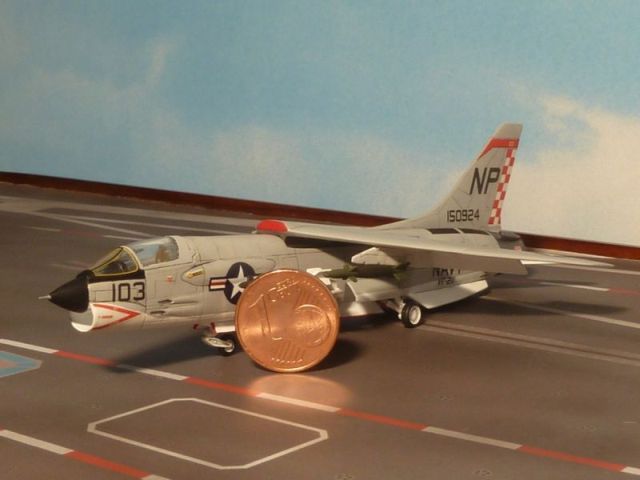 Jagdflugzeug Vought F-8K Crusader (1/144)