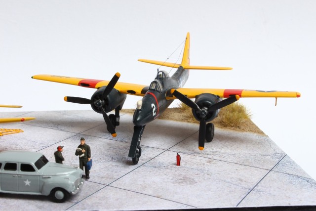 Drohnenkontrollflugzeug Grumman F7F-2D Tigercat (1/144)