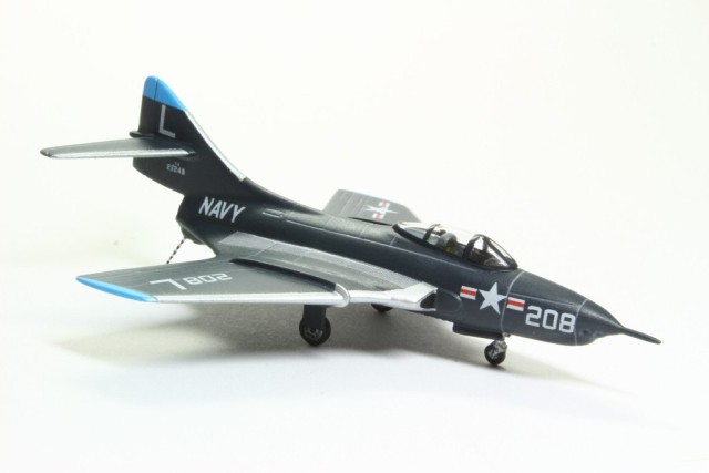 Jagdbomber Grumman F9F-8 Cougar (1/144)