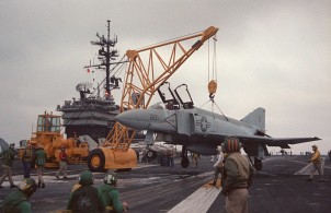 Flugzeugbergungskran NS60 auf USS America