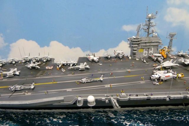 Trägerflugzeuge auf der USS Nimitz (1/700)