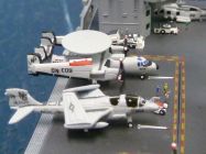 Trägerflugzeuge auf der USS Nimitz (1/700)