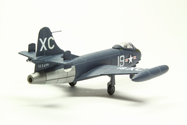 Jagdflugzeug Vought F6U Pirate (1/144)