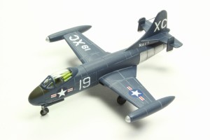 Jagdflugzeug Vought F6U Pirate (1/144)