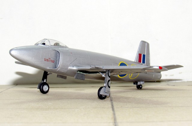 Jagdflugzeug Supermarine Attacker (1/72)