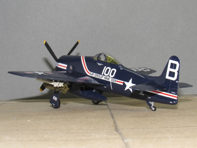 Jagdflugzeug Grumman F8F-1B Bearcat (1/72)