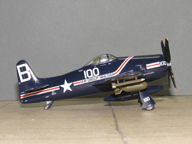 Jagdflugzeug Grumman F8F-1B Bearcat (1/72)