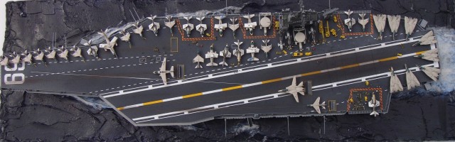 Flugzeugträger USS Dwight D. Eisenhower (1/700)