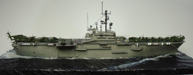 Landungsträger USS Iwo Jima (1/700)