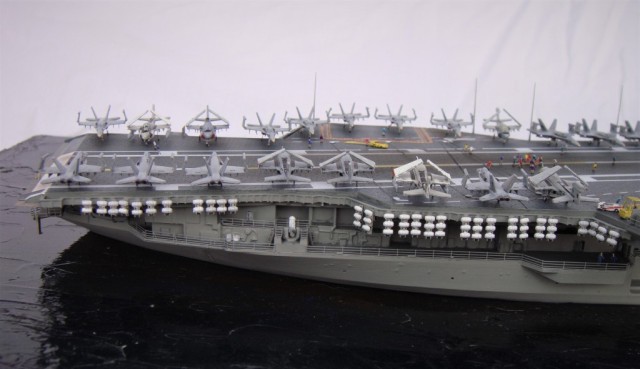 Flugzeugträger USS Midway (1/700)