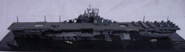 Flugzeugträger USS Bunker Hill (1/700)