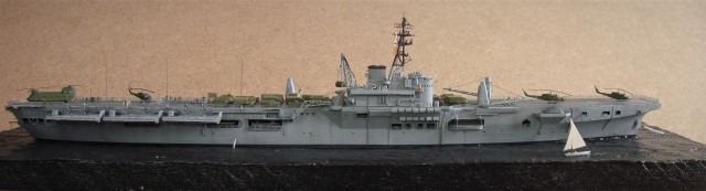 Truppentransporter HMAS Sydney (1/700)