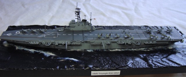 Flugzeugträger HMS Triumph (1/700)