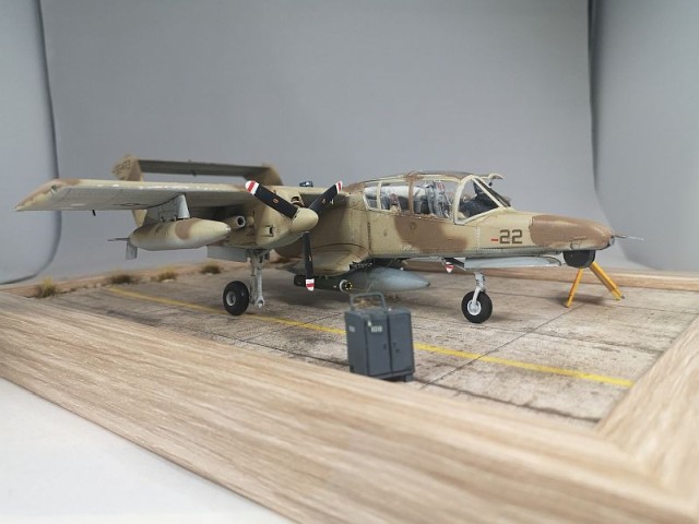 Aufklärungsflugzeug North American Rockwell OV-10D+ Bronco (1/48)