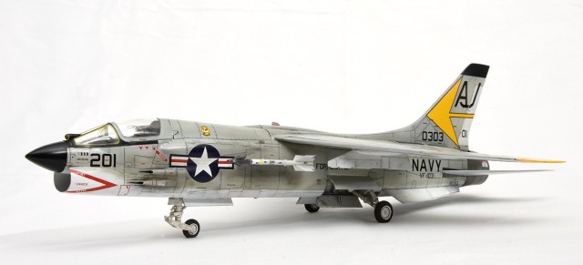 Jagdflugzeug Vought F-8E Crusader (1/48)