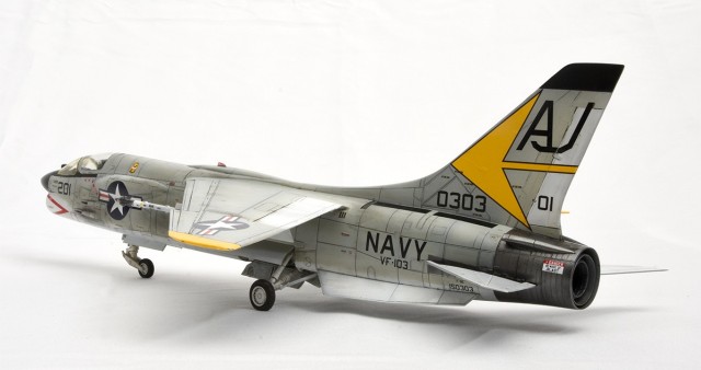 Jagdflugzeug Vought F-8E Crusader (1/48)