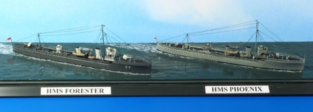 Zerstörer HMS Forester und HMS Phoenix (1/700)