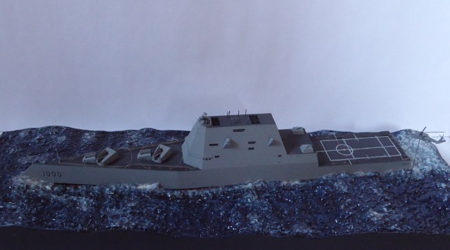 Lenkwaffenzerstörer USS Zumwalt (1/700)