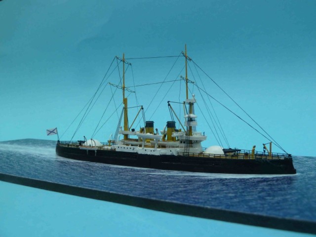 Schlachtschiff Dvenadsat Apostolev (1/700)