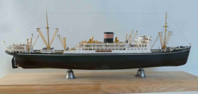 Japanisches Passagierschiff Hikawa Maru (1/350)