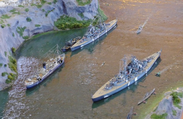 Bismarck, Prinz Eugen, Pinguin, U-Boote, Vorpostenboot