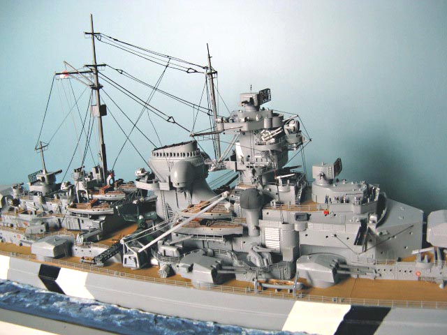 Schlachtschiff Bismarck 1/350 von Willy Menzel