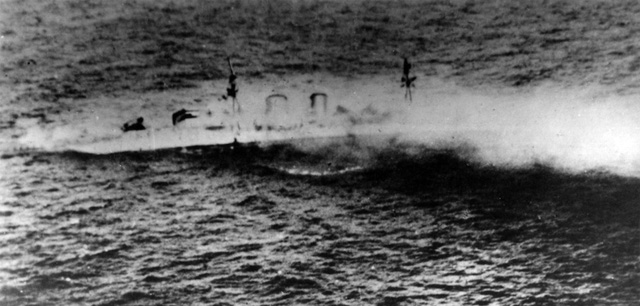 Untergang des Schweren Kreuzers HMS Exeter am 1. März 1942 südlich von Borneo