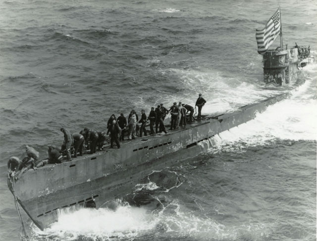 U 505 von Prisenkommando der USS Pillsbury geentert