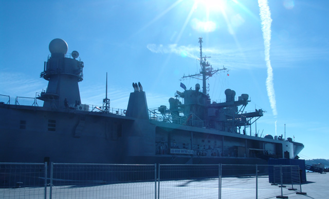 Kommandoschiff USS Mount Whitney in Lissabon