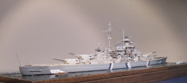 Schlachtschiff Bismarck (1/700)