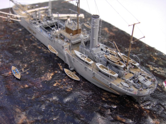 Flugzeugträger HMS Ark Royal (1/700)