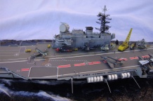 Flugzeugträger HMS Hermes (1/700)