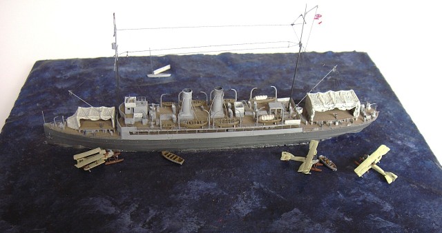 Flugzeugträger HMS Riviera (1/700)