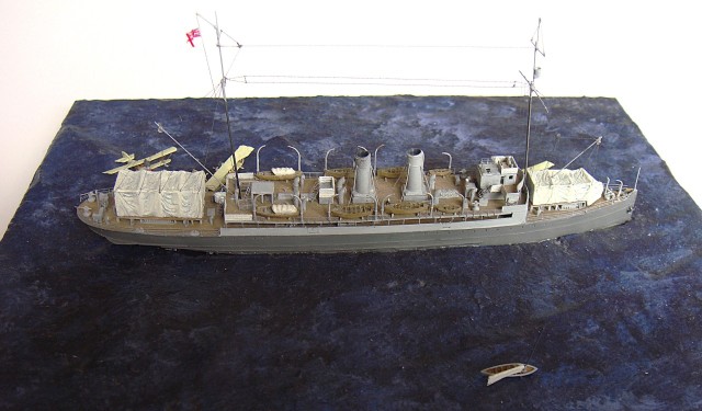 Flugzeugträger HMS Riviera (1/700)