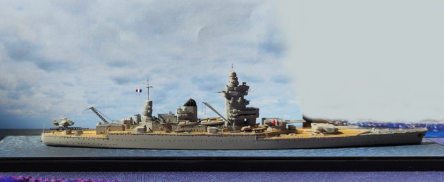Schlachtschiff Strasbourg (1/700)