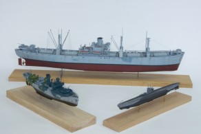 Korvette HMS Zinnia, Liberty-Schiff und Typ VII U-Boot (1/350)