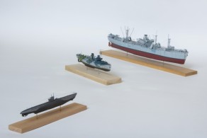 Korvette HMS Zinnia, Liberty-Schiff und Typ VII U-Boot (1/350)